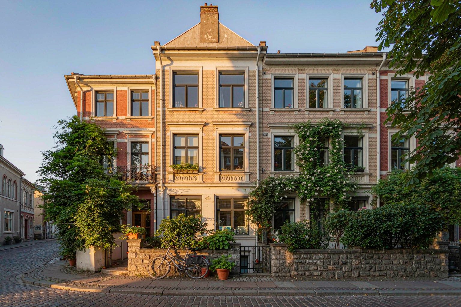 Handpicked furnished homes for short stays in Europe